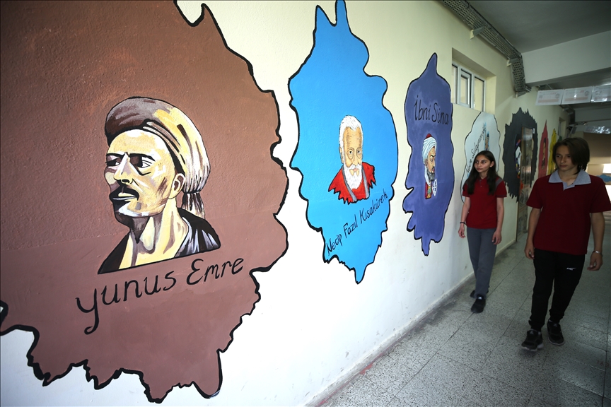 Nevşehir'de okullar "yaşayan duvarlar" projesiyle renklendiriliyor