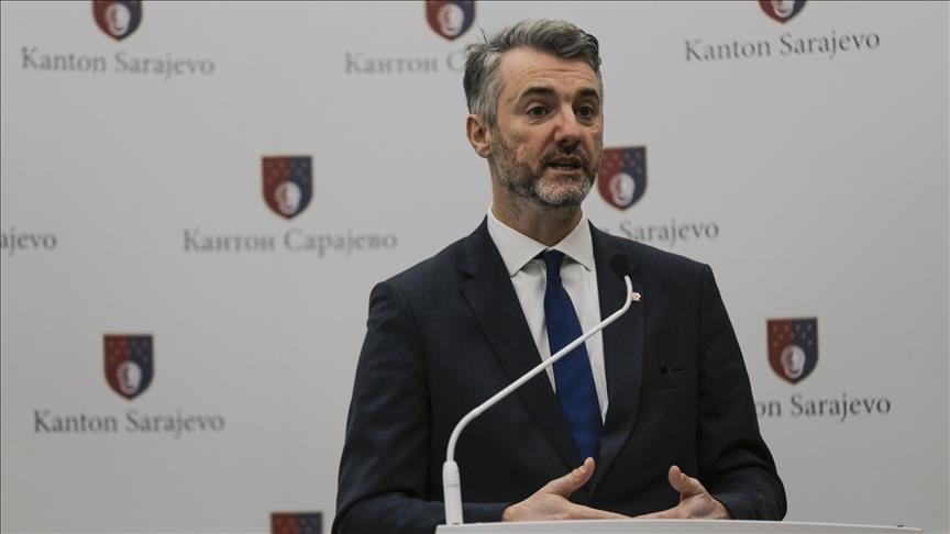 UPDATE - Premijer KS o dojavama bombi u školama: Policija je u punoj snazi na terenu