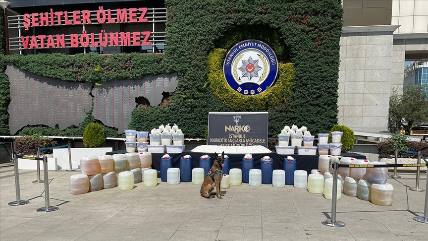 İstanbul'da tek seferde rekor miktarda metamfetamin kristal ve sıvı ele geçirildi