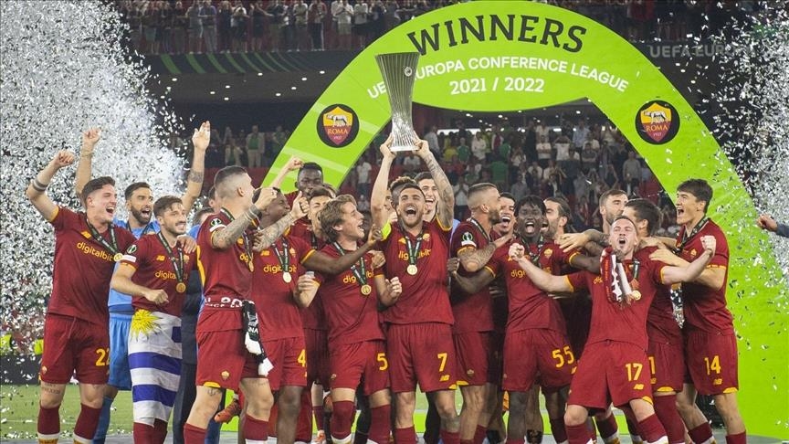 Football : L'AS Roma bat le Feyenoord et remporte la Ligue Europa Conférence