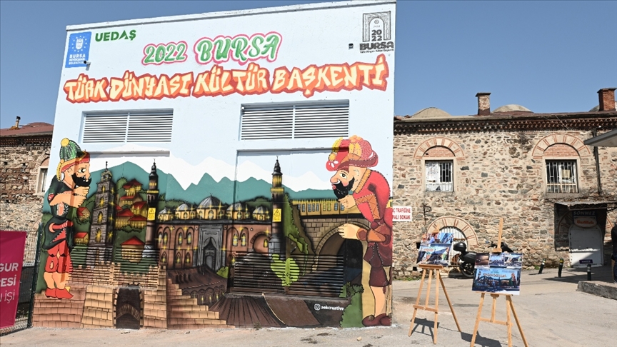 Bursa'daki trafolar Türk Dünyası Kültür Başkenti temasıyla renklendi