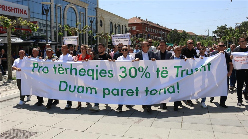 Kosovë, protestë për tërheqjen e mjeteve nga Fondi Pensional