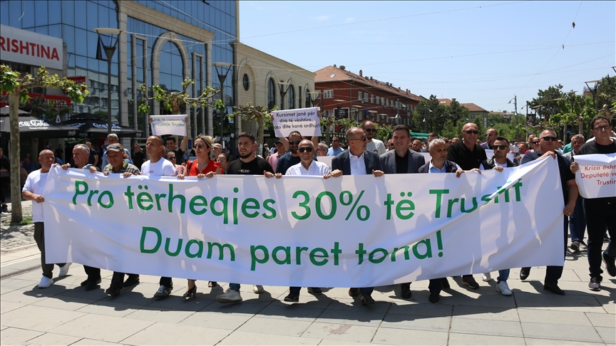 Protest u Prištini: Zatraženo da Skupština odobri povlačenje 30 odsto sredstava iz Kosovskog penzionog fonda