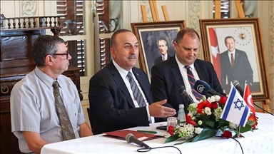 Cavusoglu rencontre les membres du Conseil des affaires turco-israélien à Tel-Aviv