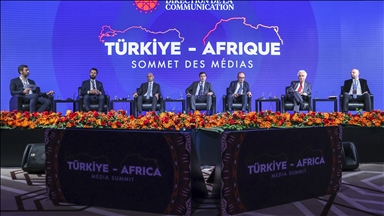 Участники саммита в Стамбуле обсуждают вызовы современности