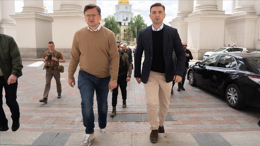 Киев: Османи се сретна со Кулеба, шефот на украинската дипломатија
