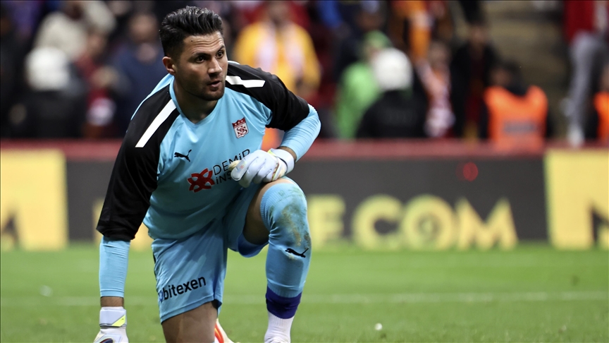 Demir Grup Sivasspor kalecisi Ali Şaşal: Türkiye'nin en büyük kupalarından birini kazandık