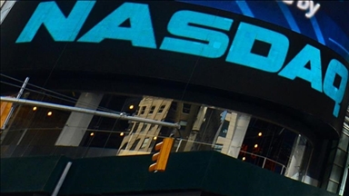 US stocks end higher; Nasdaq jumps 2.7%