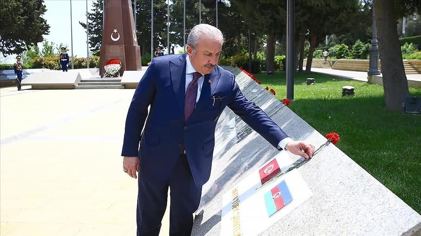Turkish parliament speaker marks Azerbaijan’s Republic Day