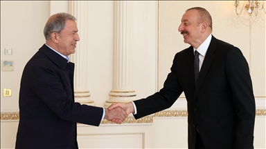 Президент Азербайджана принял министра нацобороны Турции