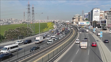 İstanbul Valiliğinden bugün 'toplu ulaşım araçları kullanılması' önerisi