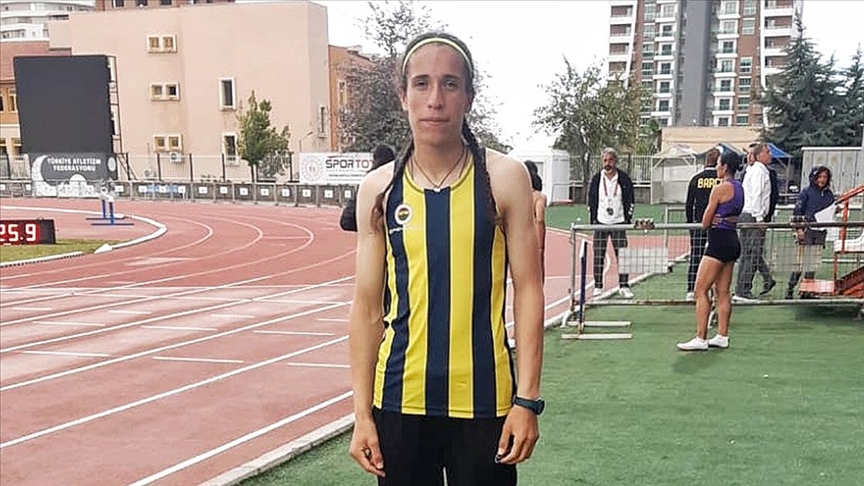 Milli atlet Dilek Koçak, 800 metrede Türkiye rekorunu yeniden kırdı