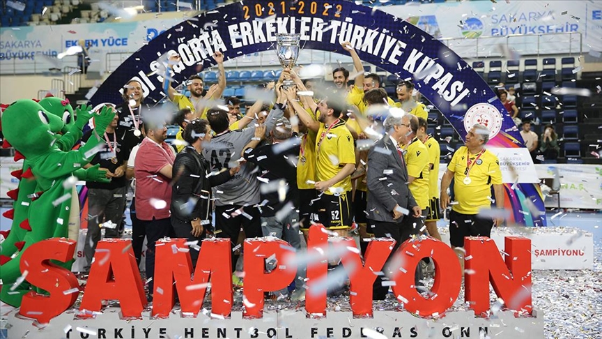 Hentbol erkeklerde Türkiye Kupası'nı kazanan Beykoz Belediyespor oldu