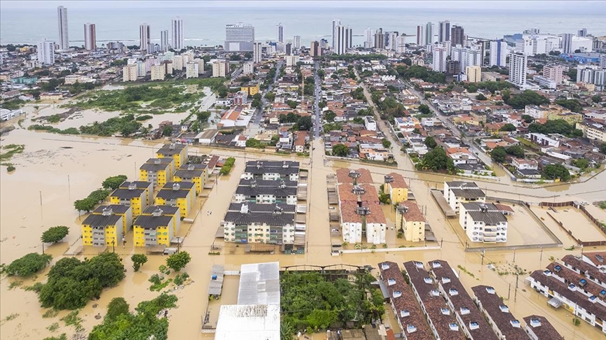 Жертвами наводнений и оползней в Бразилии достигло 84