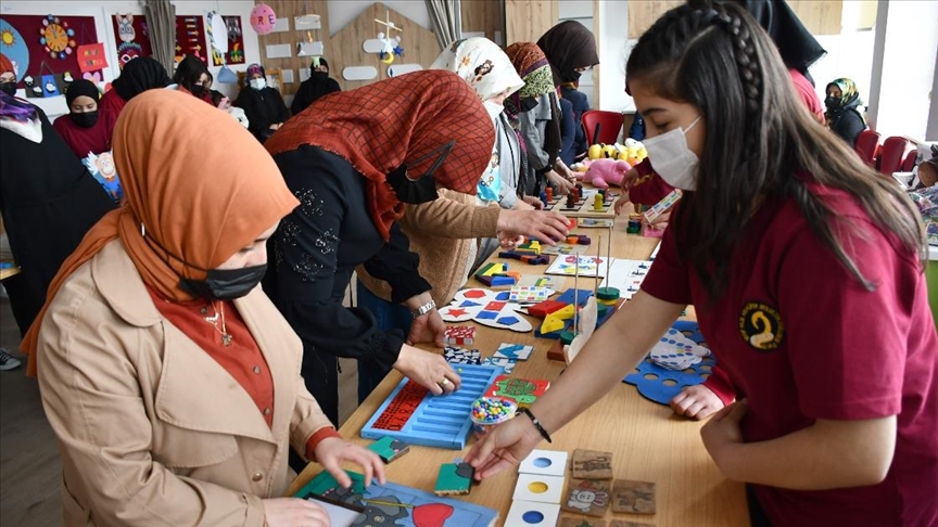 Meslek liseliler, ihtiyaç sahiplerinin hayatına dokunuyor