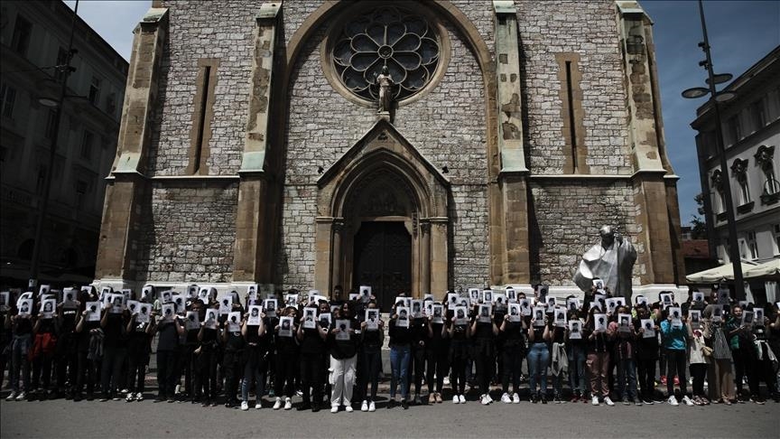 Bosnia marks White Ribbon Day in honor of 1992 massacre victims