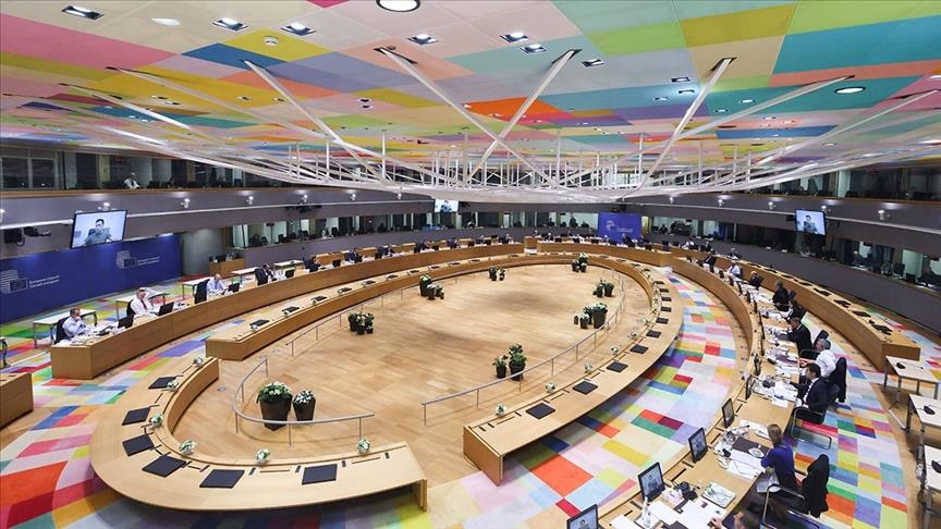 2nd day of EU summit starts with focus on global food, energy crises