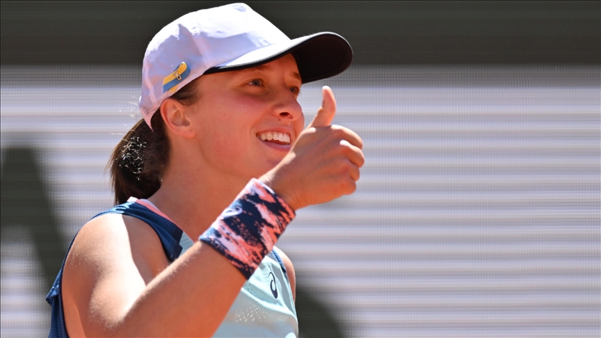 Tennis top seed Iga Swiatek reaches French Open women's singles final