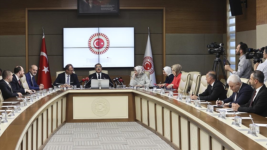 TBMM Dijital Mecralar Komisyonunda, sosyal medya ve internet haberciliği düzenlemesi benimsendi
