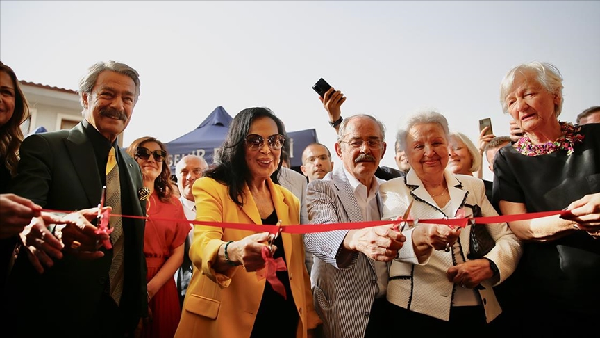 Türkan Şoray ve Kadir İnanır, Eskişehir'de Oya Müzesi'ni açtı