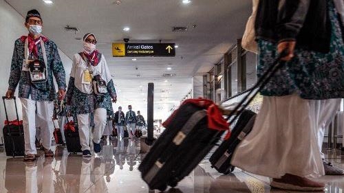 السعودية تستقبل أول قافلة لحجاج بيت الله الحرام