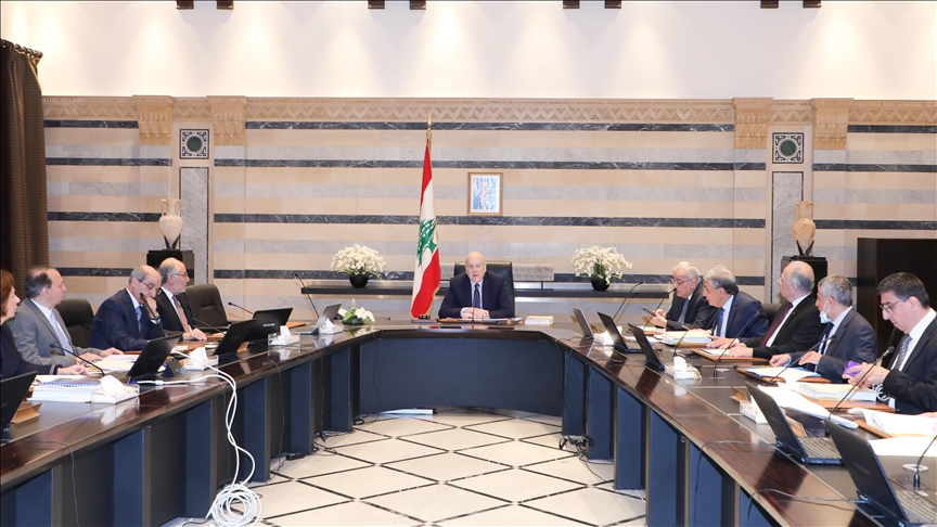 لبنان أمام شبح فراغ حكومي ورئاسي.. هل يتوافق المتخاصمون؟ (تقرير)