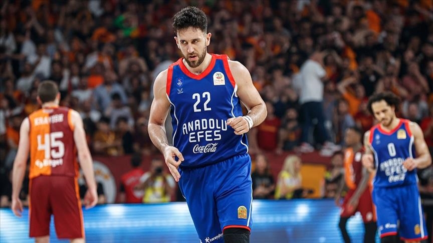 Anadolu Efes to face Fenerbahce Beko in Turkish basketball league's playoff finals