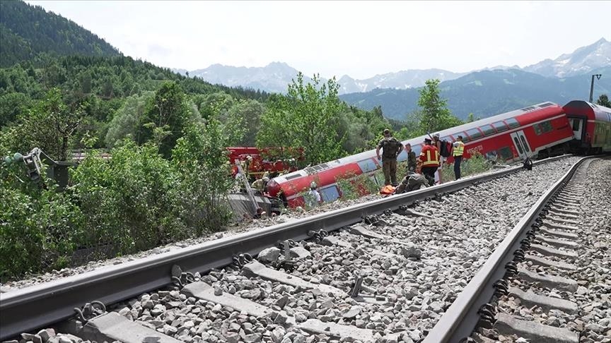 Death toll from train accident in Germany rises to 5