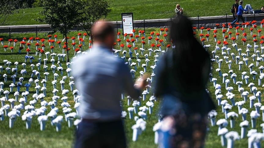 Nueva York aumenta la edad para comprar armas semiautomáticas tras nueva oleada de tiroteos masivos en EEUU