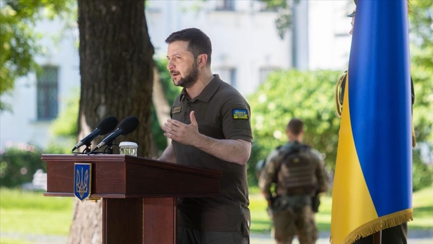 Зеленский: армия Украины вытесняет российских военных со своей территории