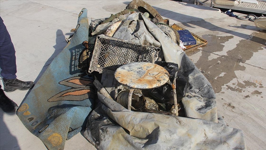 Datça'da deniz dibi temizliği yapıldı