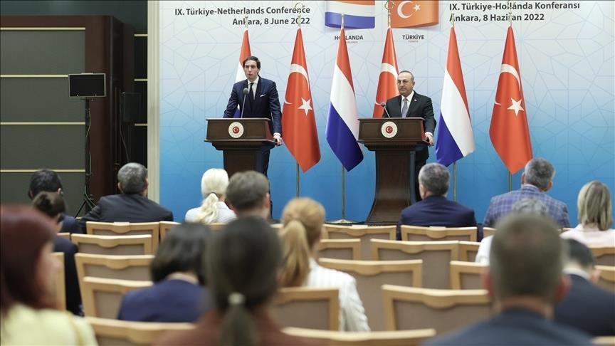 Top Turkish, Dutch diplomats discuss regional, bilateral ties