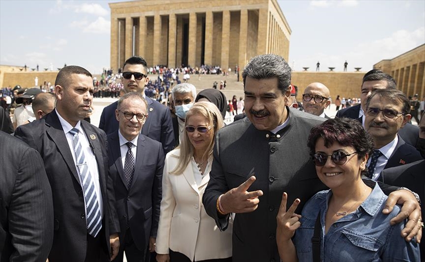 Inicio de la visita del presidente de Venezuela a Türkiye