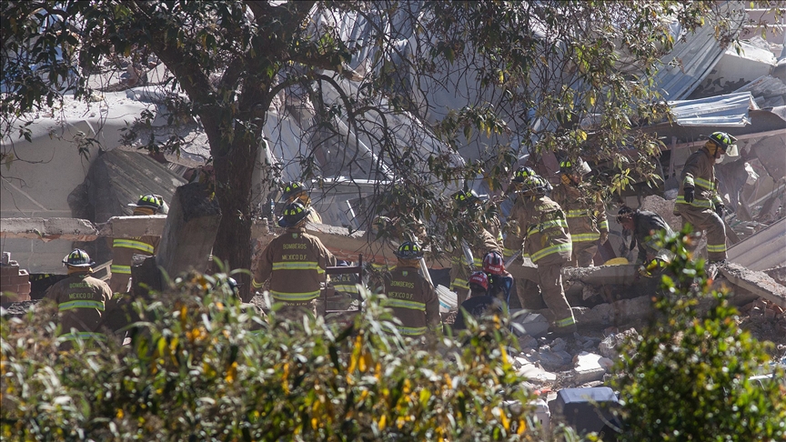 25 injured after bridge collapses during re-opening in Mexico
