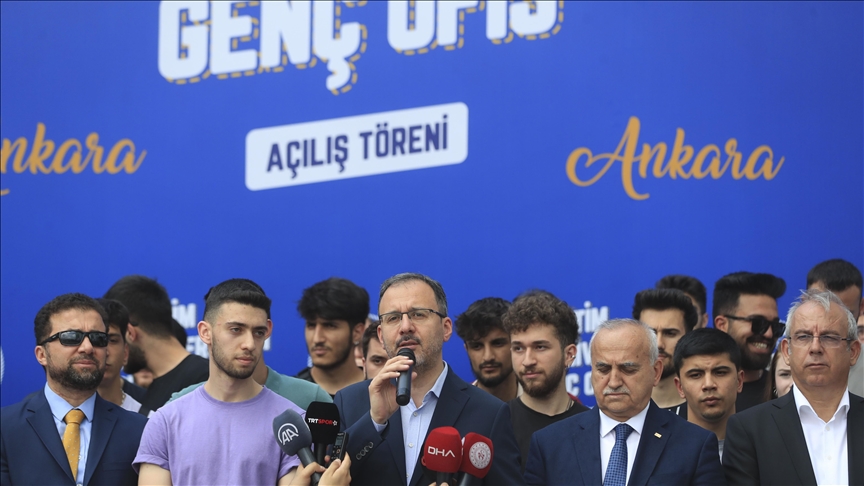 Bakan Kasapoğlu, OSTİM Teknik Üniversitesi Genç Ofis açılışına katıldı