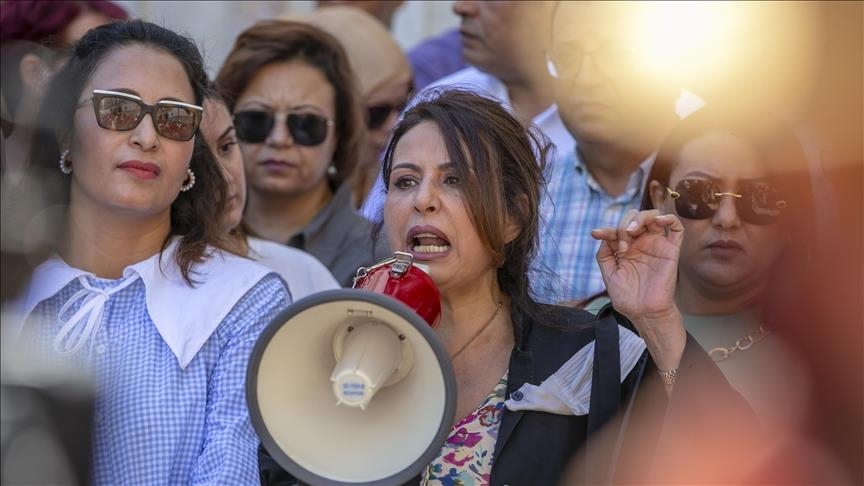 تونس.. وقفة احتجاجية رفضا لإعفاء سعيد القضاة