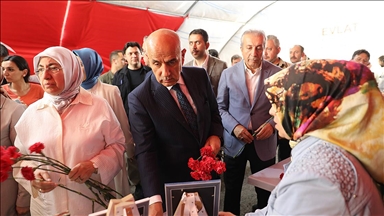 Tarım ve Orman Bakanı Kirişci, Diyarbakır annelerini ziyaret etti