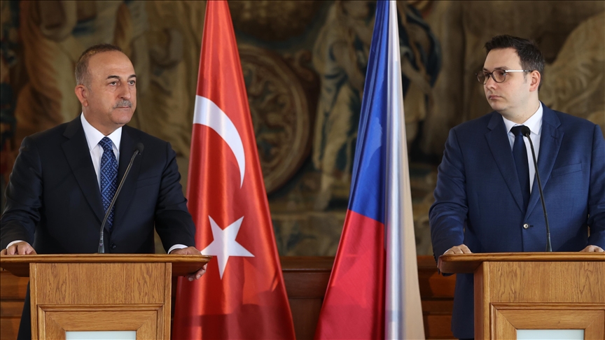 Top Turkish, Czech diplomats talk bilateral ties, war in Ukraine