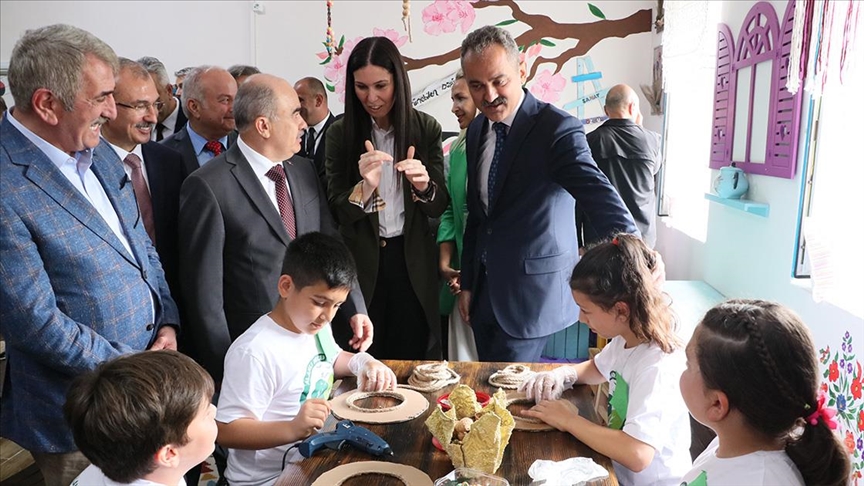 Milli Eğitim Bakanı Özer, ilk 'Köy Yaşam Merkezi'ni Samsun'da açtı