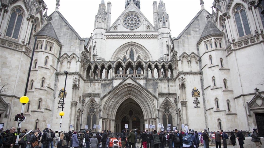 محكمة بريطانية تؤيد إرسال أول دفعة من طالبي اللجوء إلى رواندا 