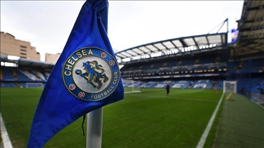Chelsea extend Scottish midfielder Gilmour's contract