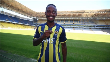 Fenerbahçeyê bi fitbolîstê Brezîlyayî Lincoln Henrique ra ji bo 4 salan peyman îmze kir