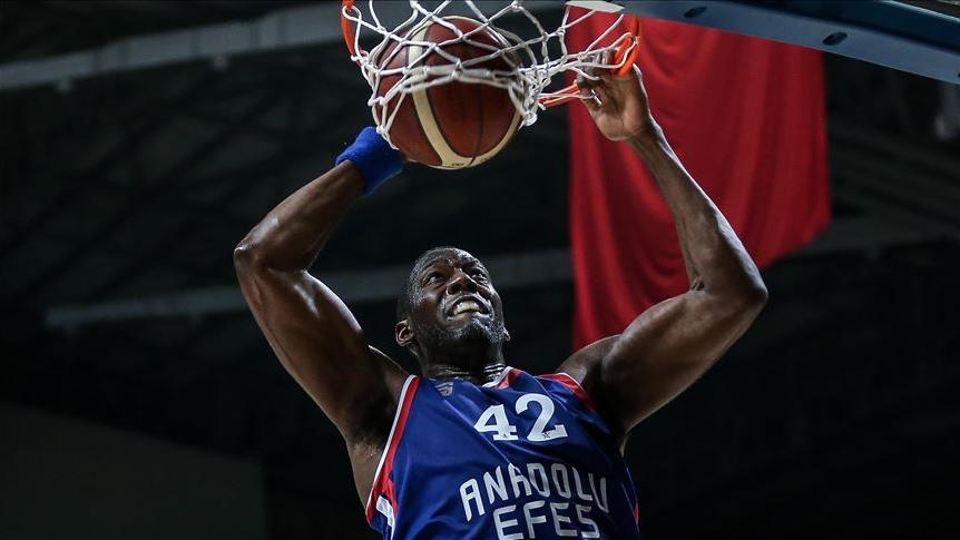 Anadolu Efes extend contract with Bryant Dunston