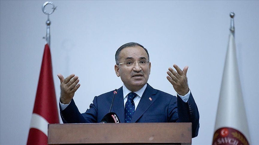 Adalet Bakanı Bozdağ: Vicdanlarını ve akıllarını kiraya verenler, asla hakim ve savcı vasfını özde taşıyamazlar