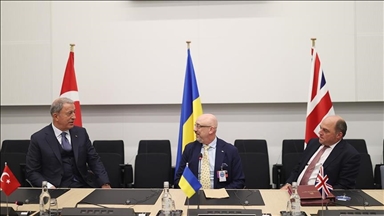 Turkish, British, Ukrainian defense chiefs discuss Ukraine