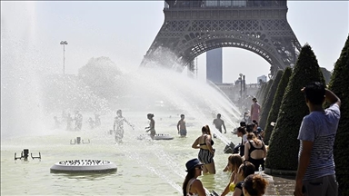 Francia declara alerta roja en varias de sus regiones por histórica ola de calor