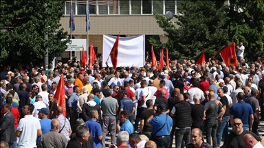 Novi protest veterana OVK-a ispred Skupštine Kosova, sjednica prekinuta