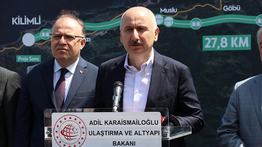 Bakan Karaismailoğlu: 2053'e kadar bölünmüş yol ağımızı 38 bin, demir yolu ağımızı 28 bin kilometreye çıkaracağız