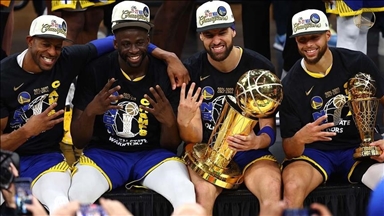 Golden State Warriors fiton titullin kampion në NBA 