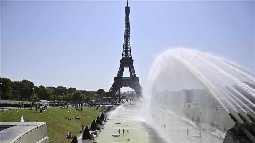 Absolute temperature records set to be broken with 43 C in France Absolute temperature records set to be broken with 43 C in France
